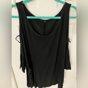 Women’s Black Cold Shoulder Top Size XL. Stretch very attractive unique design